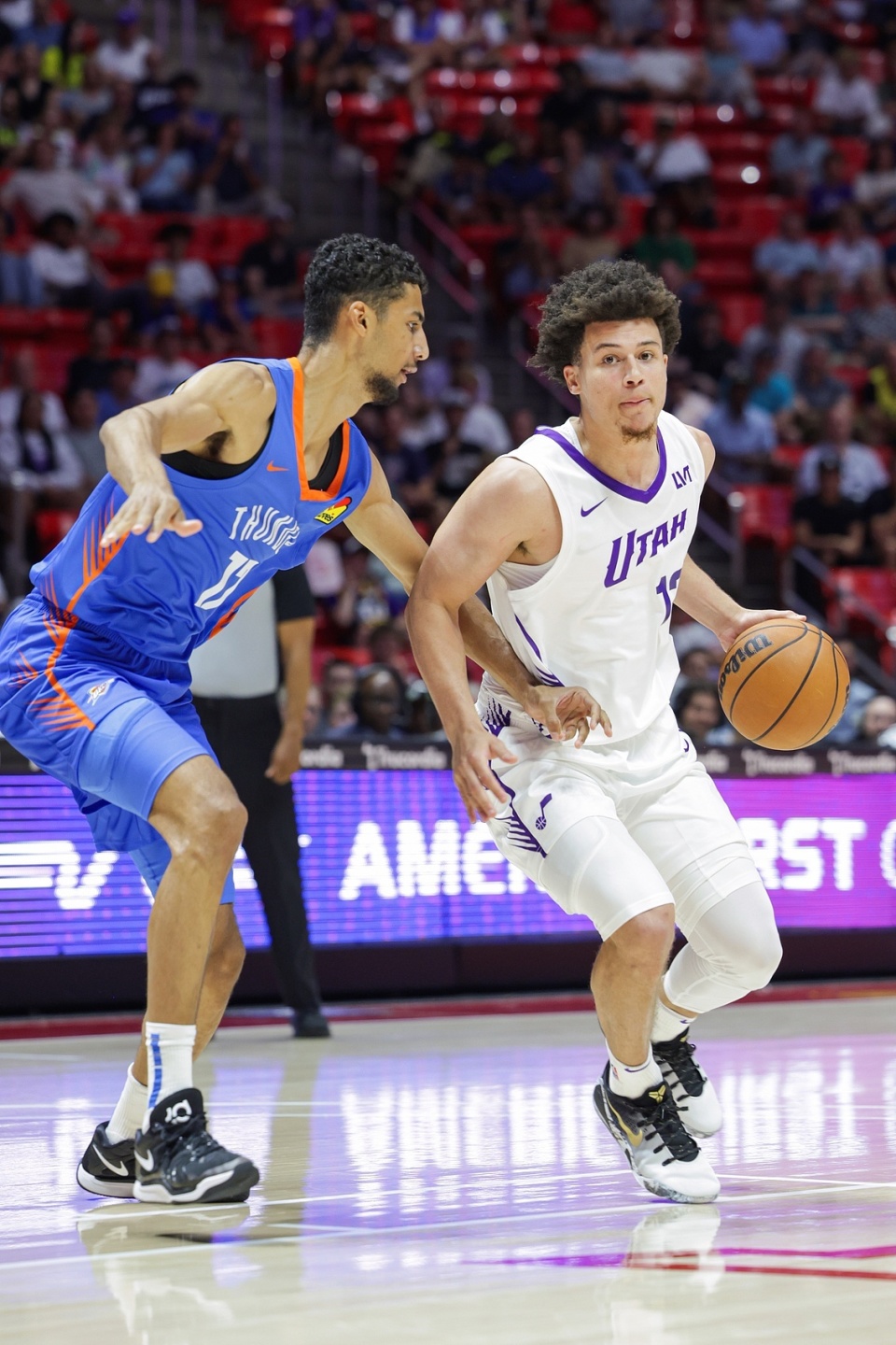 包含赛地聚焦——荷甲关键时刻热度飙升，休斯敦火箭手感冰凉，信心回归，球探报告显示潜力的词条